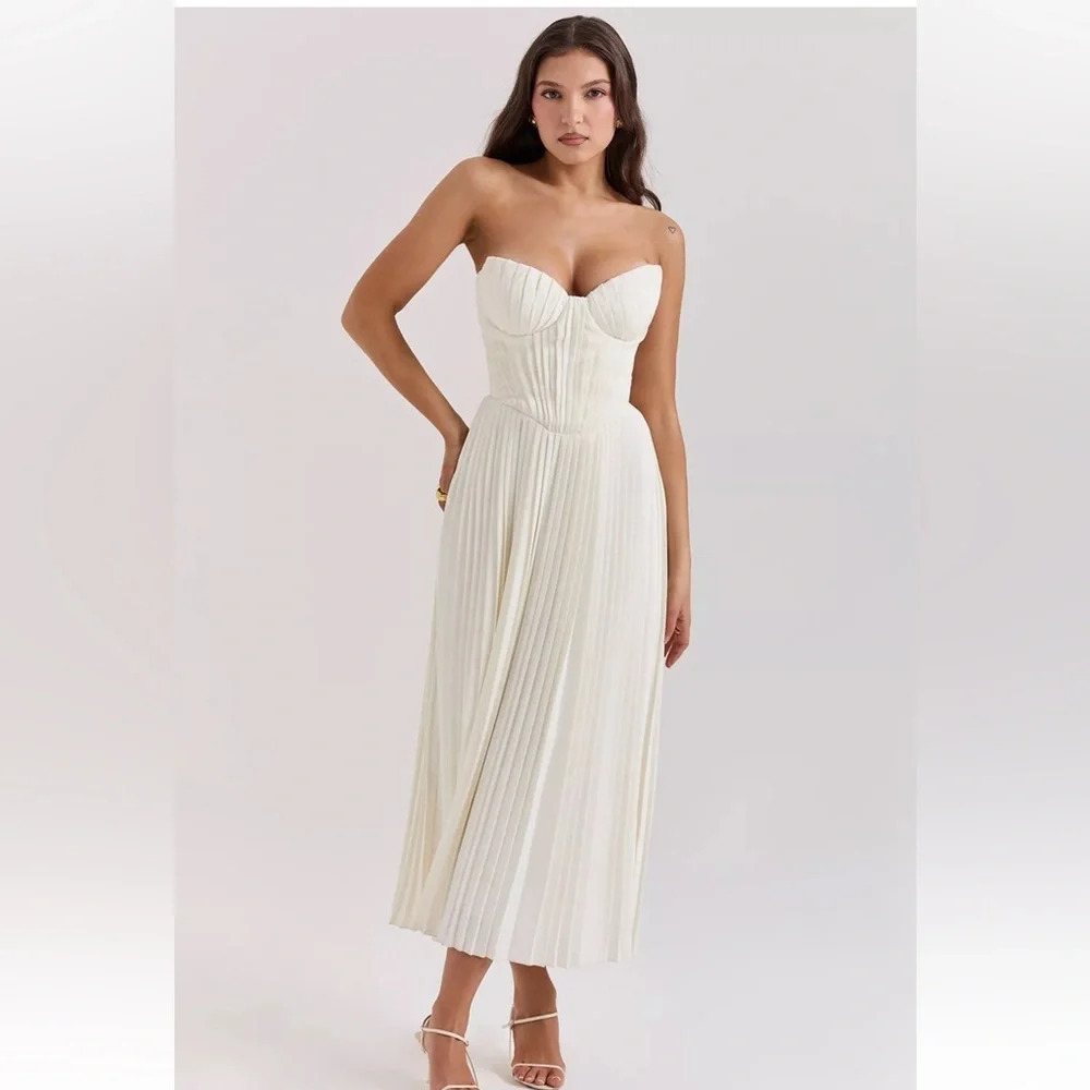 HOUSE OF CB 'Amorata' Ivory Pleated Maxi Dress